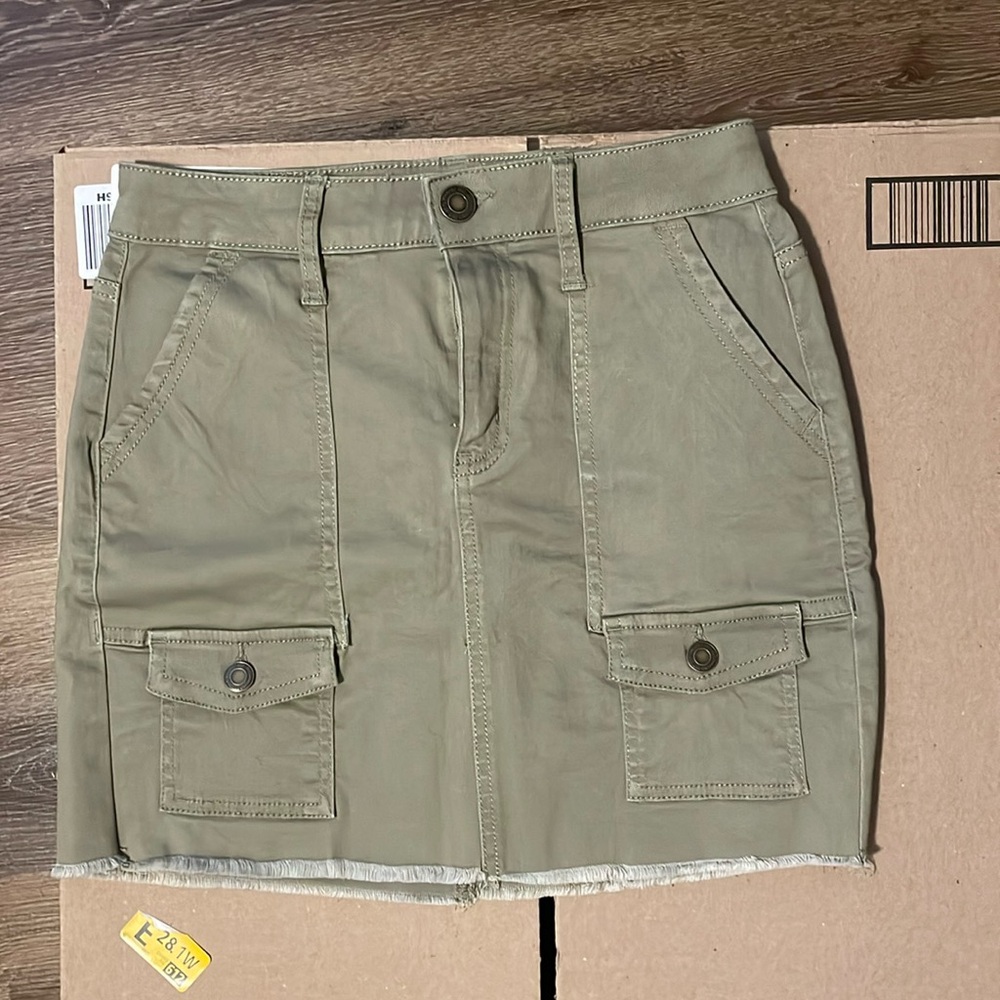 Juniors cargo skirt - like new